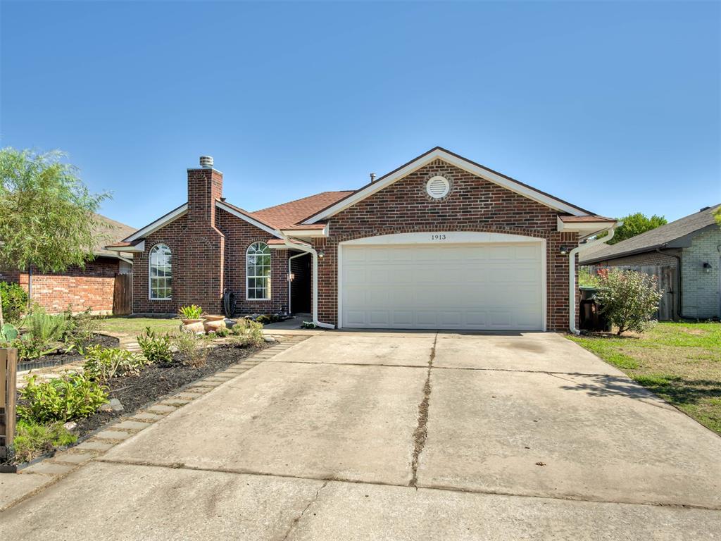 1913 Sunflower Circle — photo