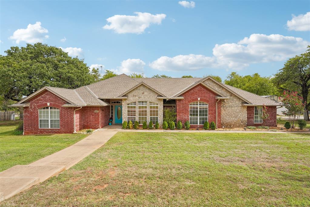 812 Summer Oaks Drive — photo