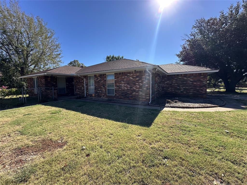 1112 Val Genes Road — photo