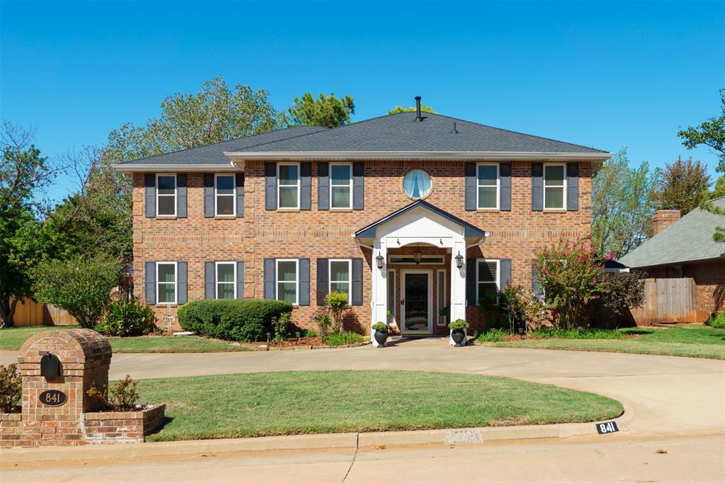 841 NW Glenlake Drive — photo