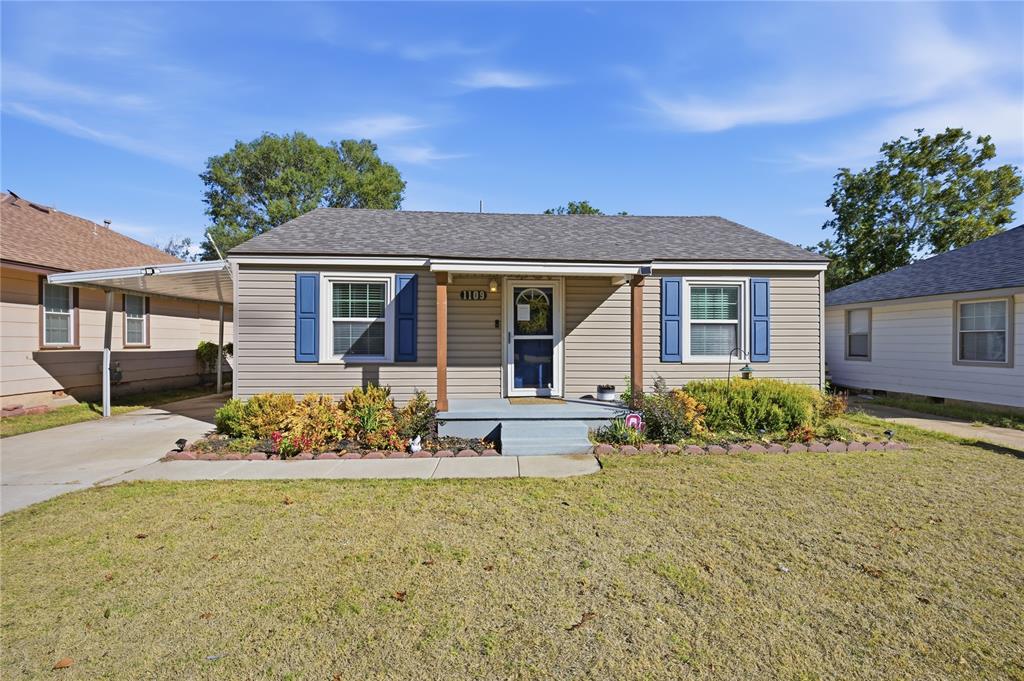1109 E Oak Street — photo