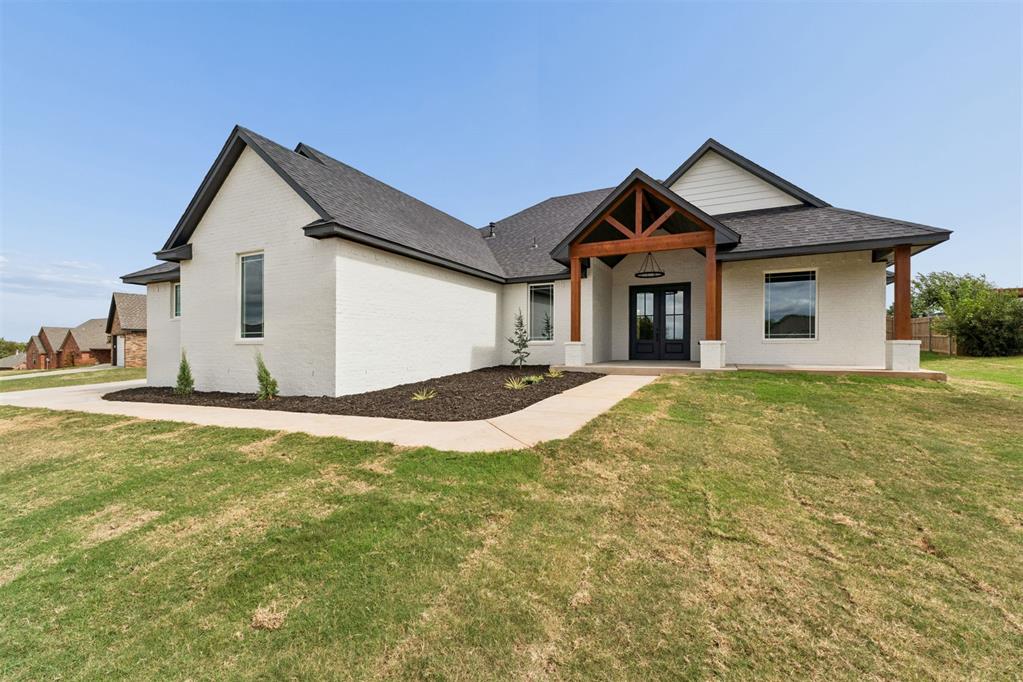 600 Eagle Lake Lane — photo