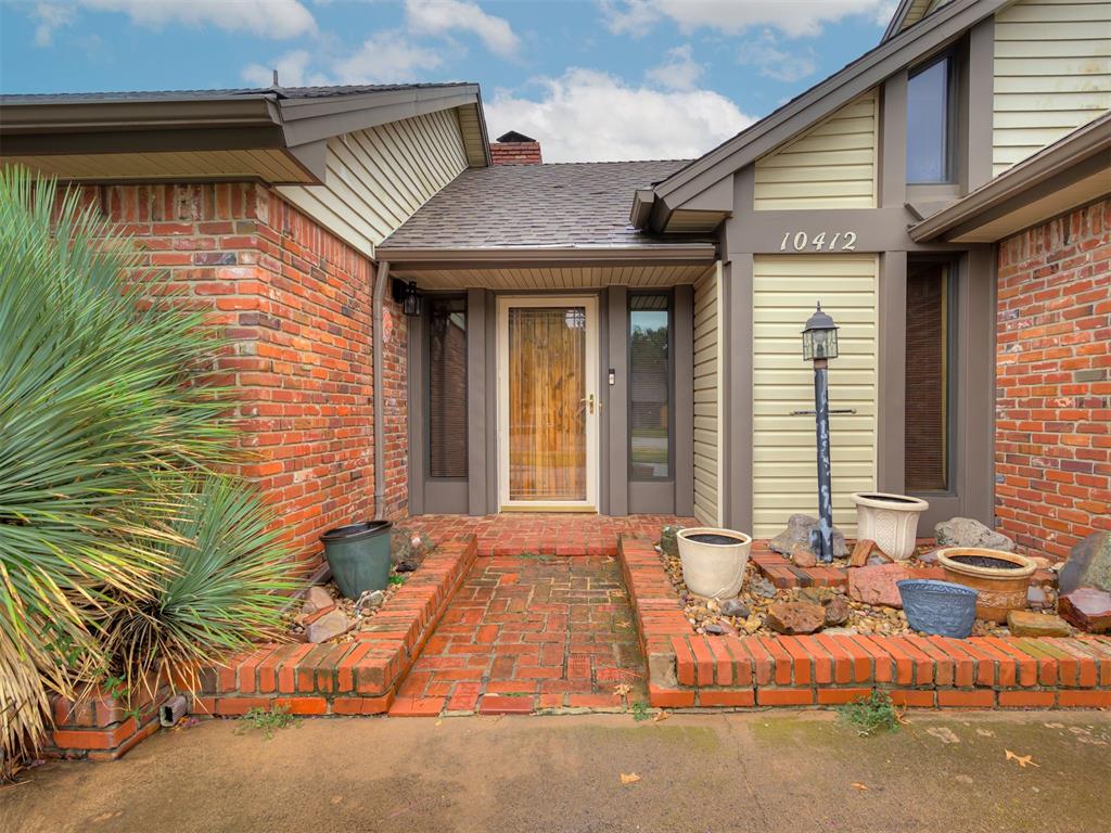 10412 Hallmark Circle — photo
