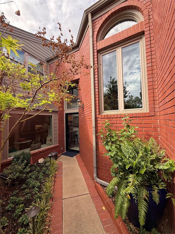 2825 NW Grand Boulevard Unit 19 — photo