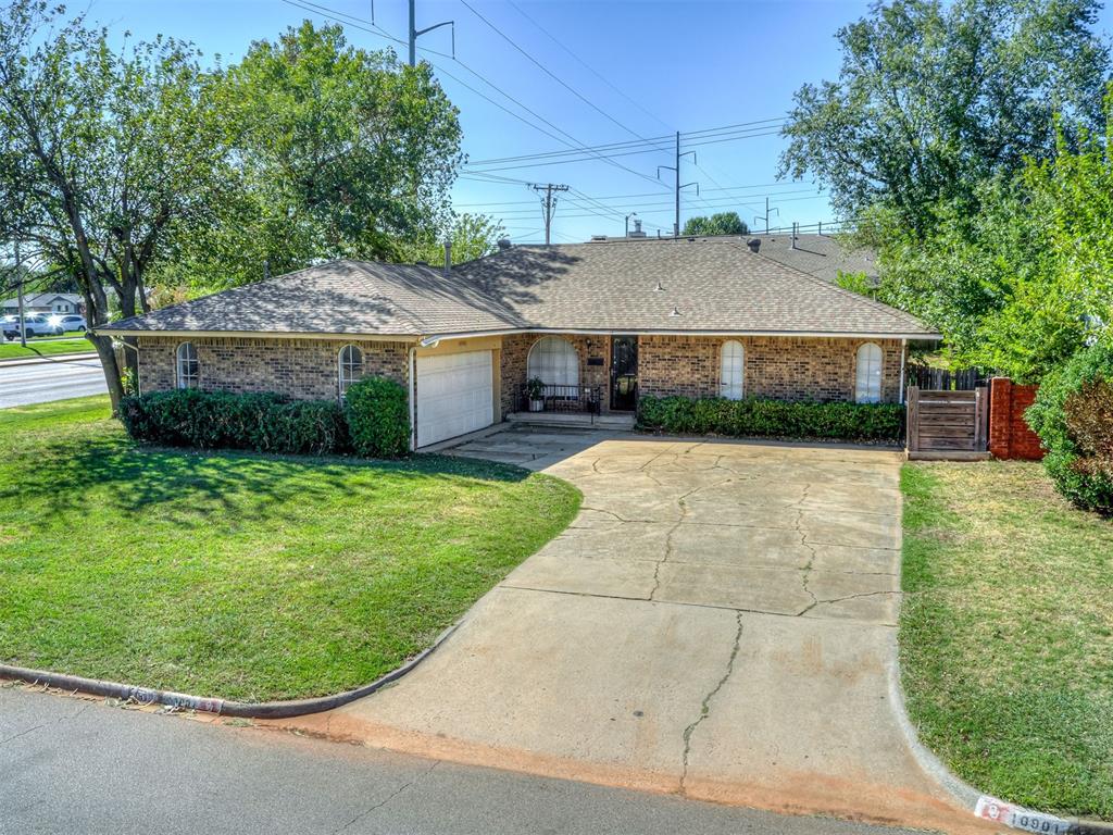 10901 N Villa Avenue — photo