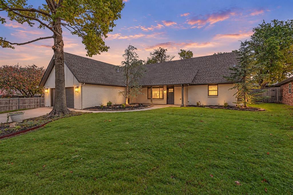 1221 Woodstock Court — photo