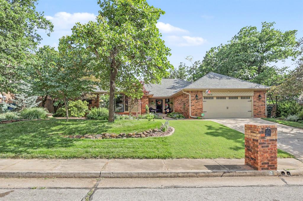 2212 Coachlight Drive — photo