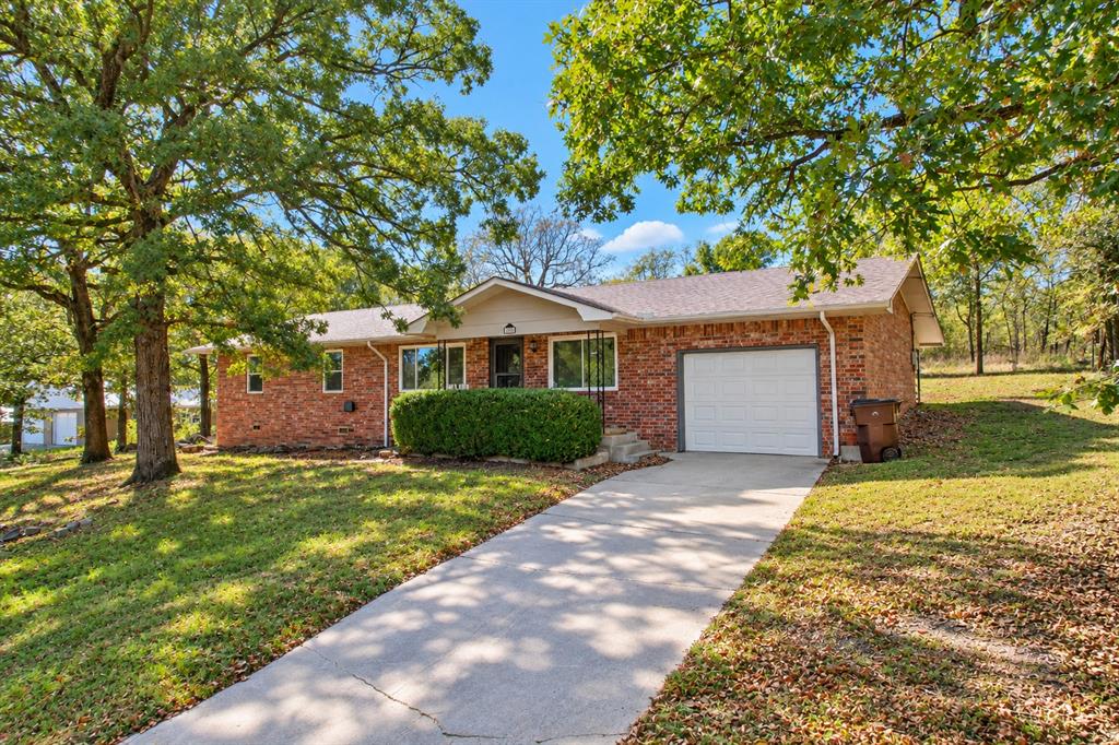 121 E Gilbert Drive — photo