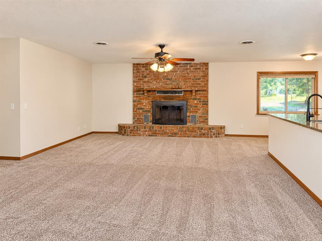 121 E Gilbert Drive, Eufaula, OK 74432 — photo 3