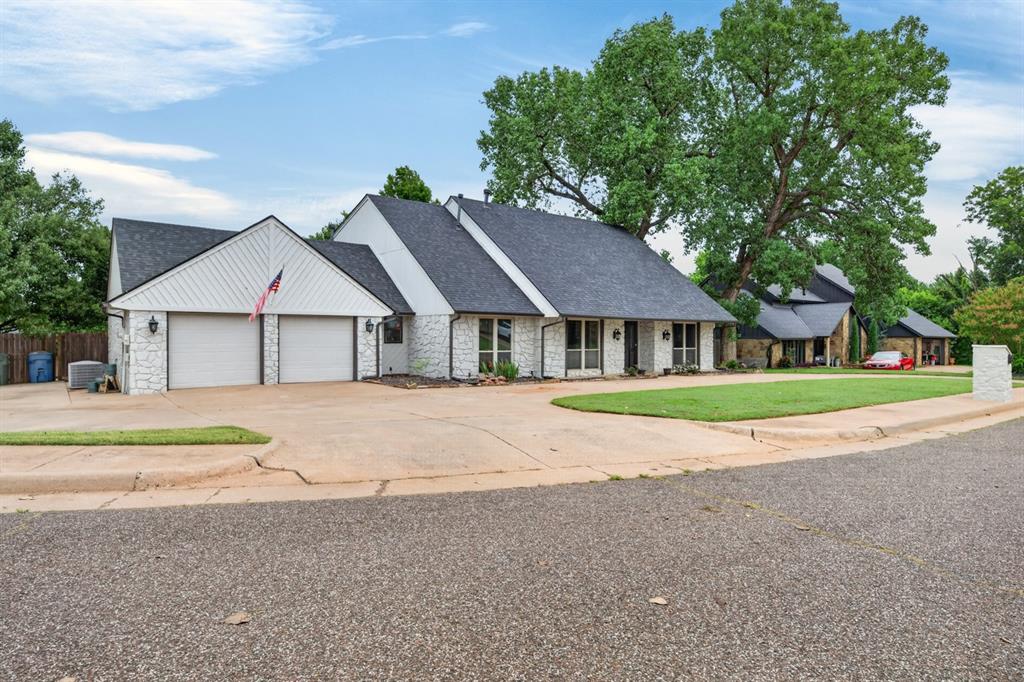1809 Nighthawk Court — photo
