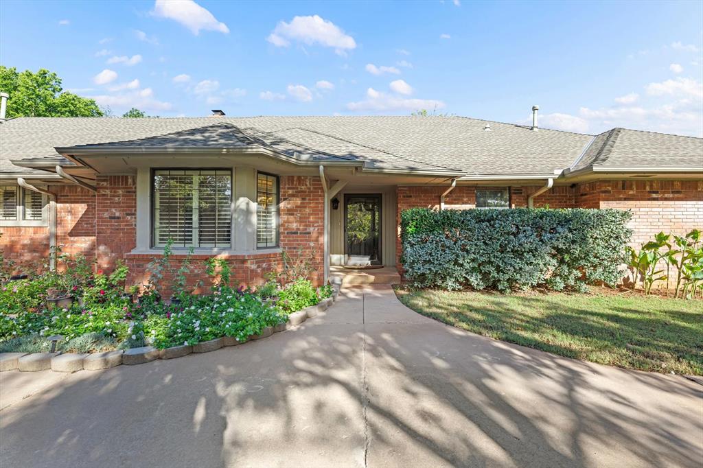 2401 Rosewood Lane — photo