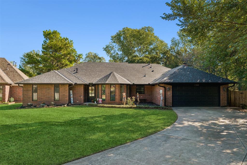 1304 Fox Cove Court — photo