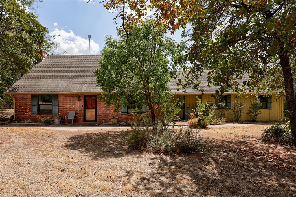 7100 Oak Leaf Road — photo