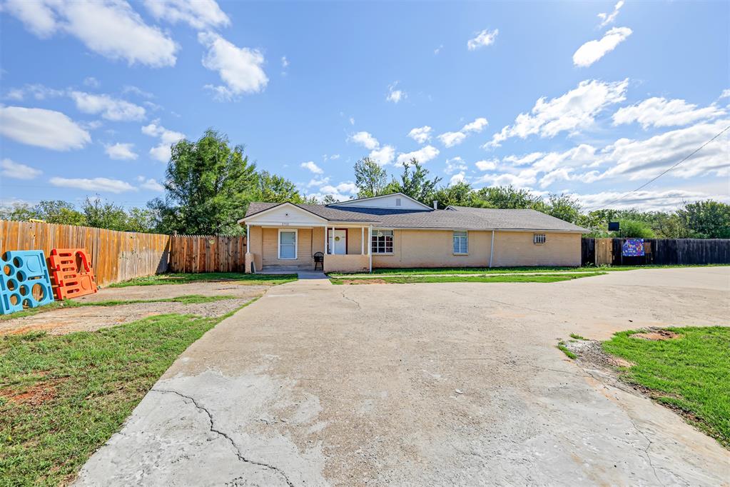2912 N Post Road — photo