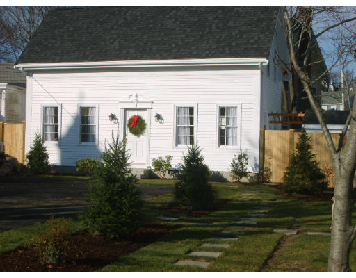 54 Broadway #R, Rockport, MA 01966