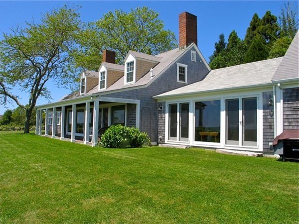 384 Middle Rd Ch222 — photo
