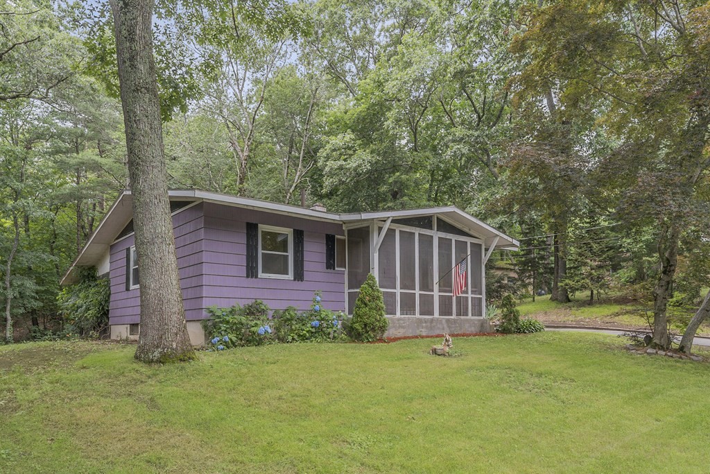 19 Larch Road, Georgetown, MA 01833