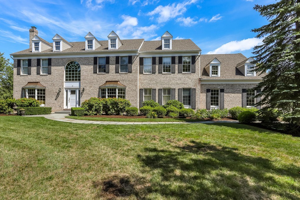 10 Cherokee Road, Canton, MA 02021