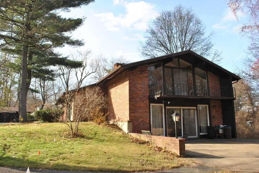 12 Dover Road, Natick, MA 01760