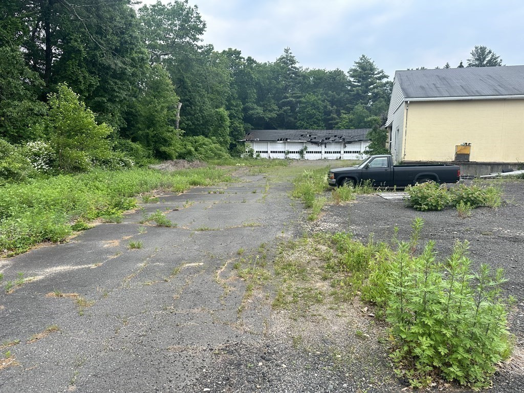 214 Feeding Hills Rd — photo