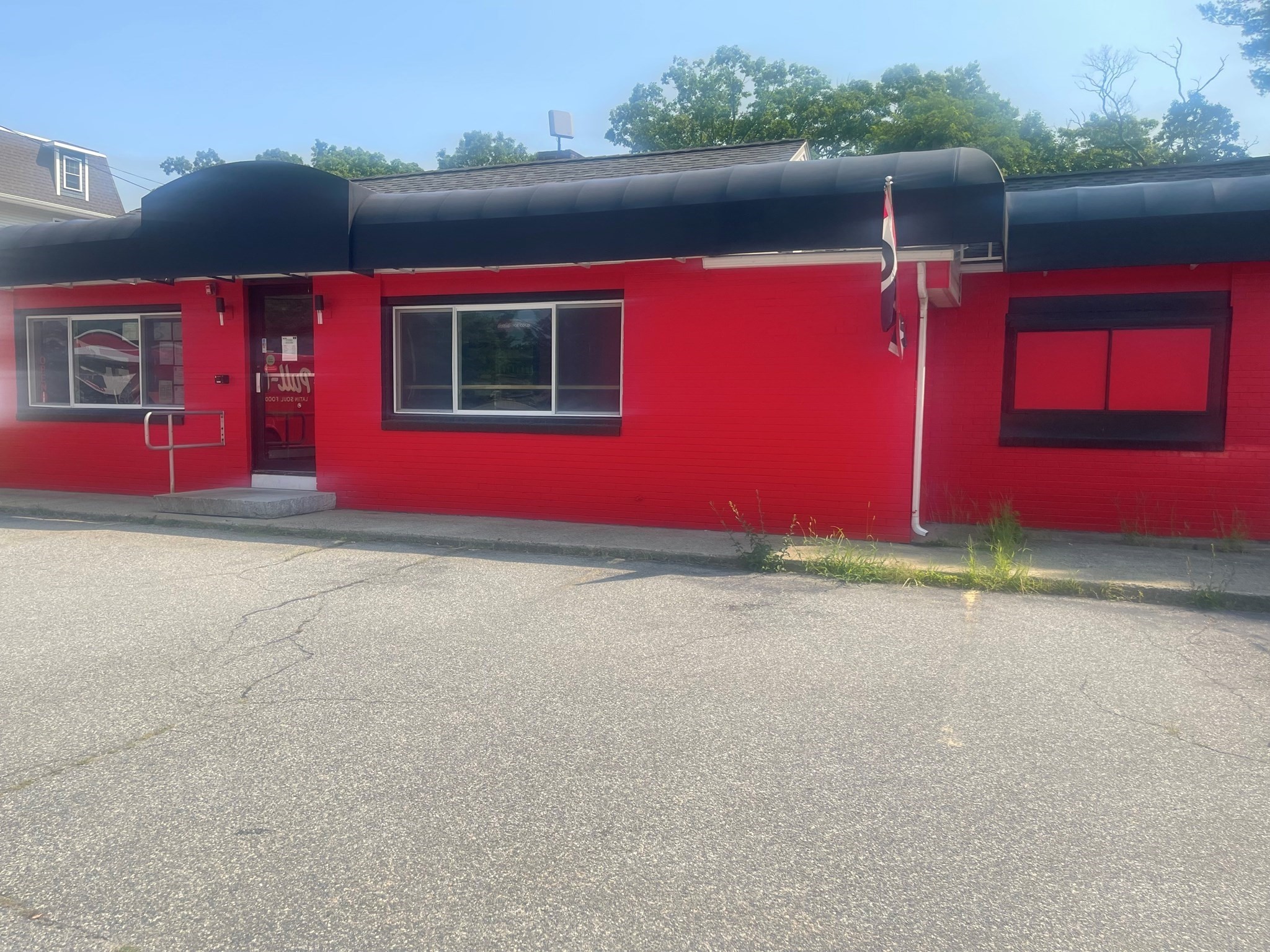 2254 Main Street — photo
