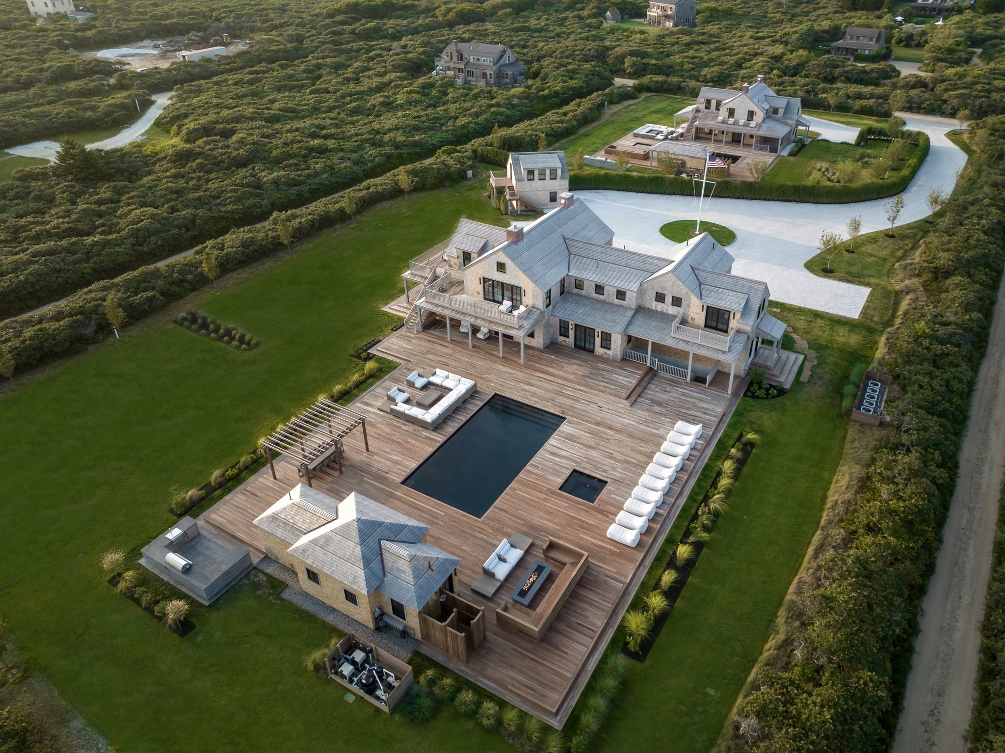30 Devon Street - Full Compound — photo