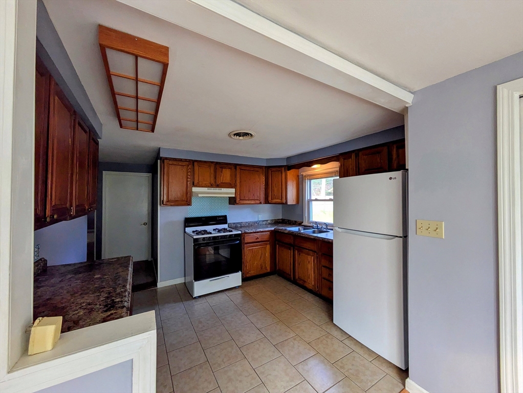 71 Lancashire Road, Springfield MA 01104 — photo 3
