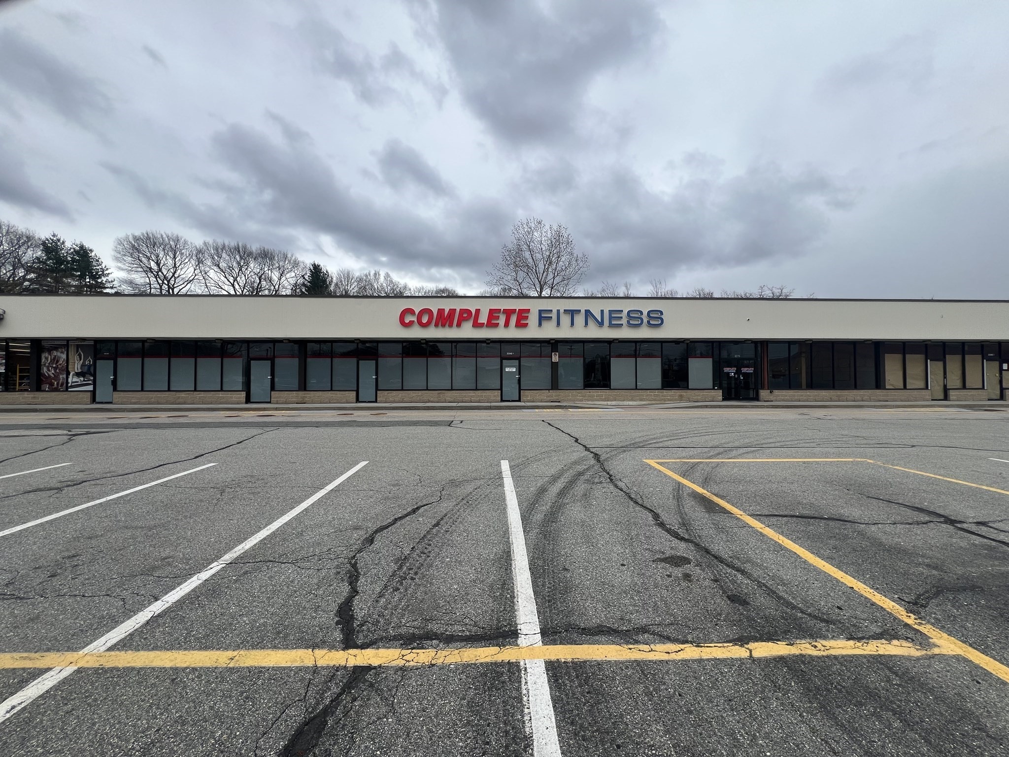 1275 Fall River Ave — photo