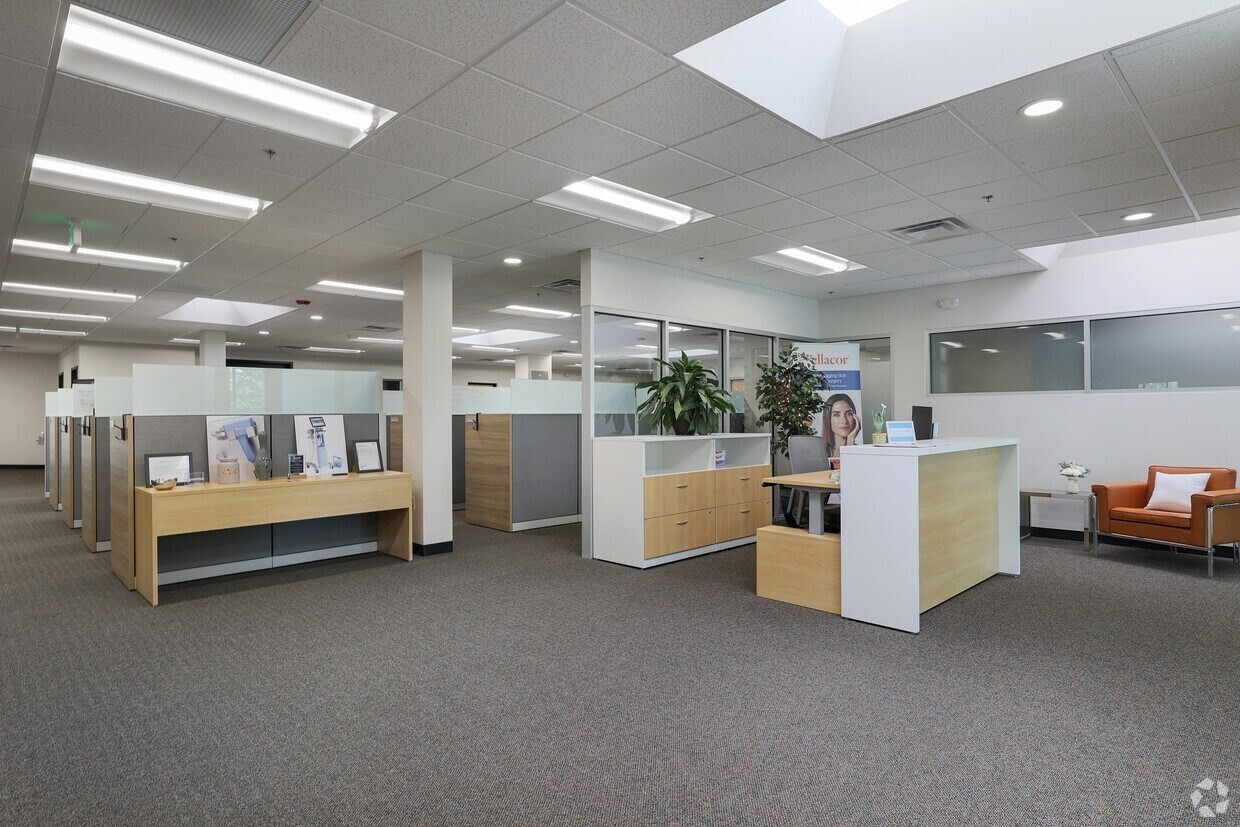 34 Commerce Way # M — photo