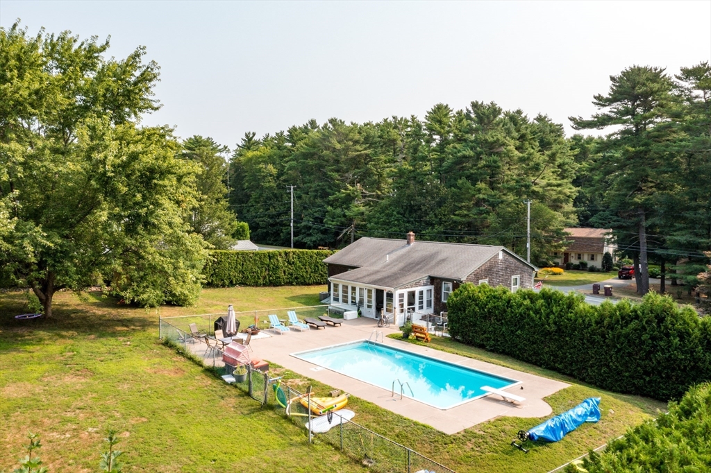 649 Middle Road, Acushnet, MA 02743