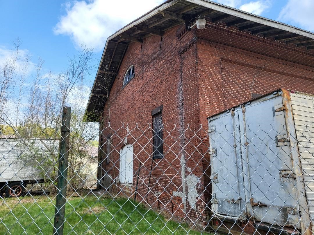 14 Freight House — photo