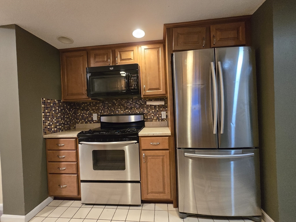 165 Cottage St #611 — photo