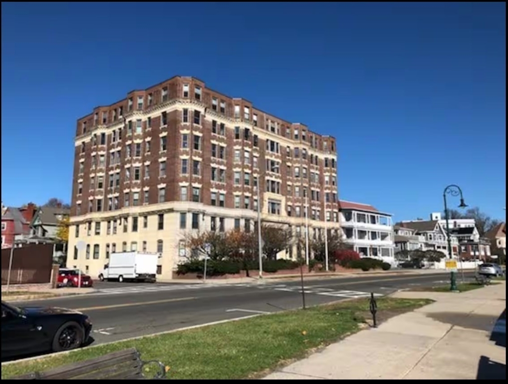 285 Lynn Shore Dr # 203 — photo