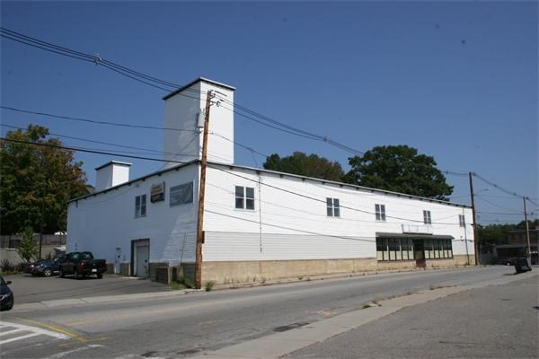 380 Main St — photo