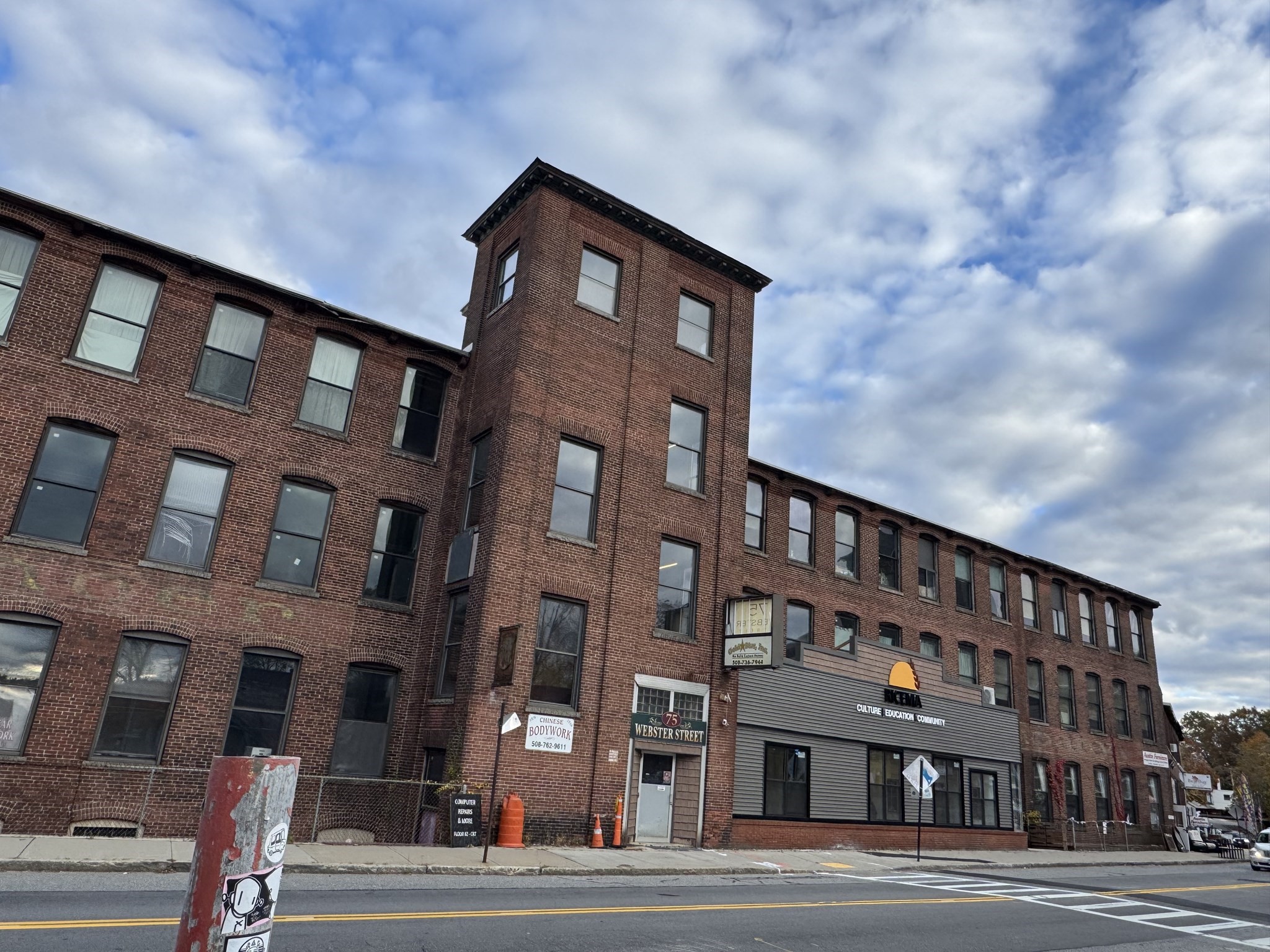 75 Webster Unit J2nd9 — photo