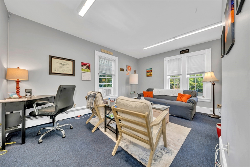 68 Park St # 4 — photo