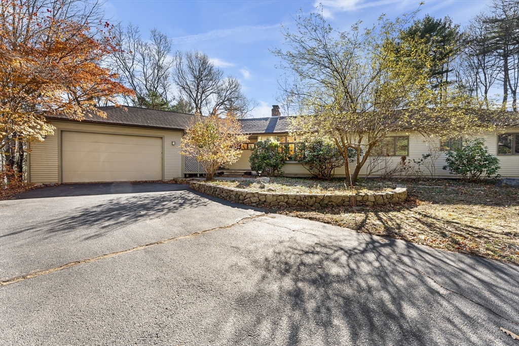 84 Davison Dr. — photo