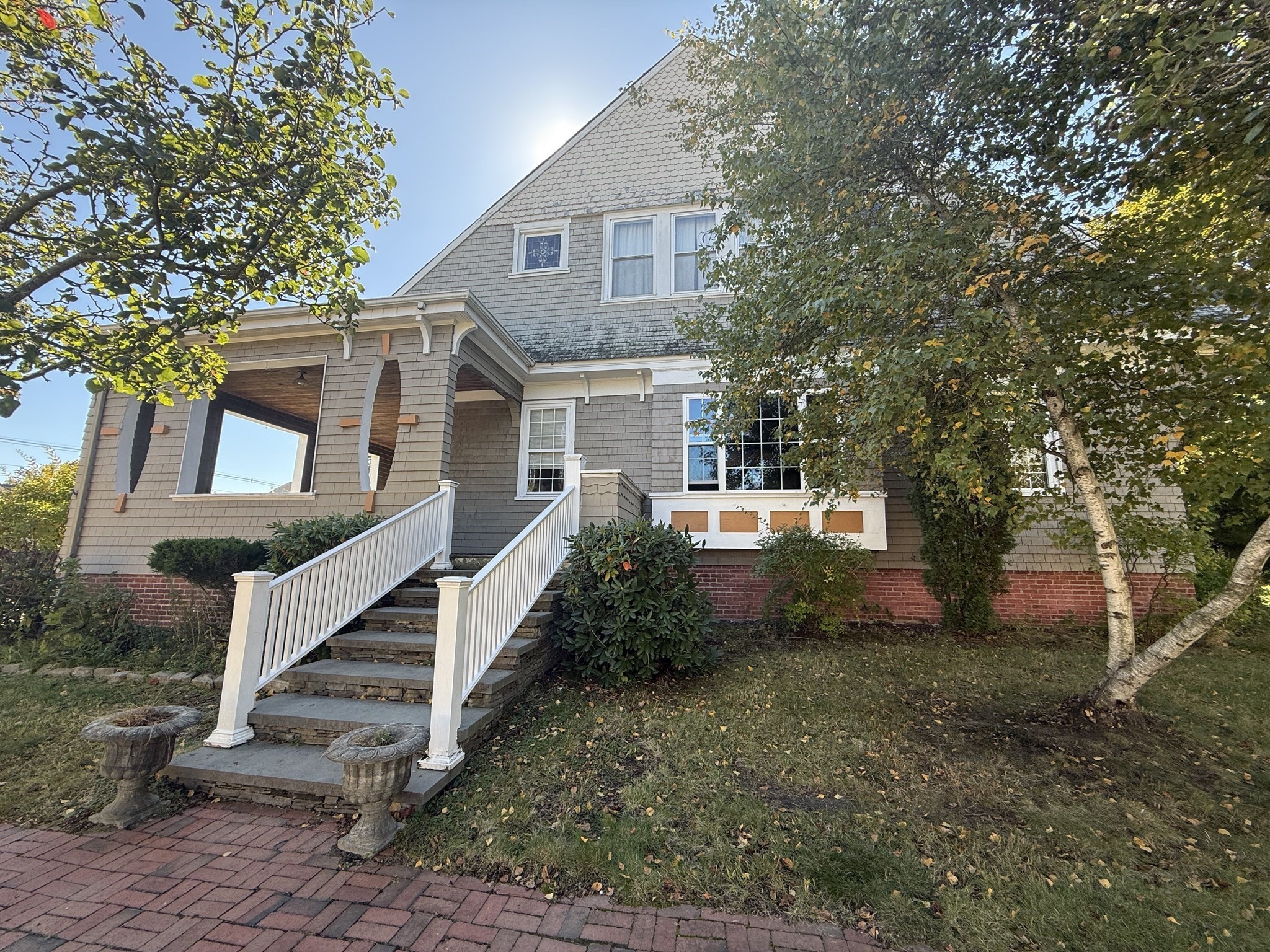 14 Bartlett # 1 — photo