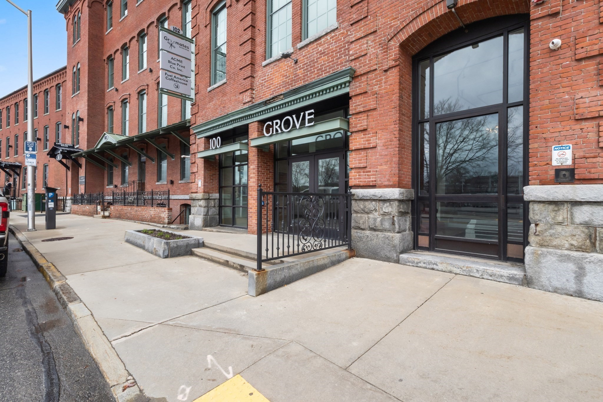 100 Grove St #215 — photo