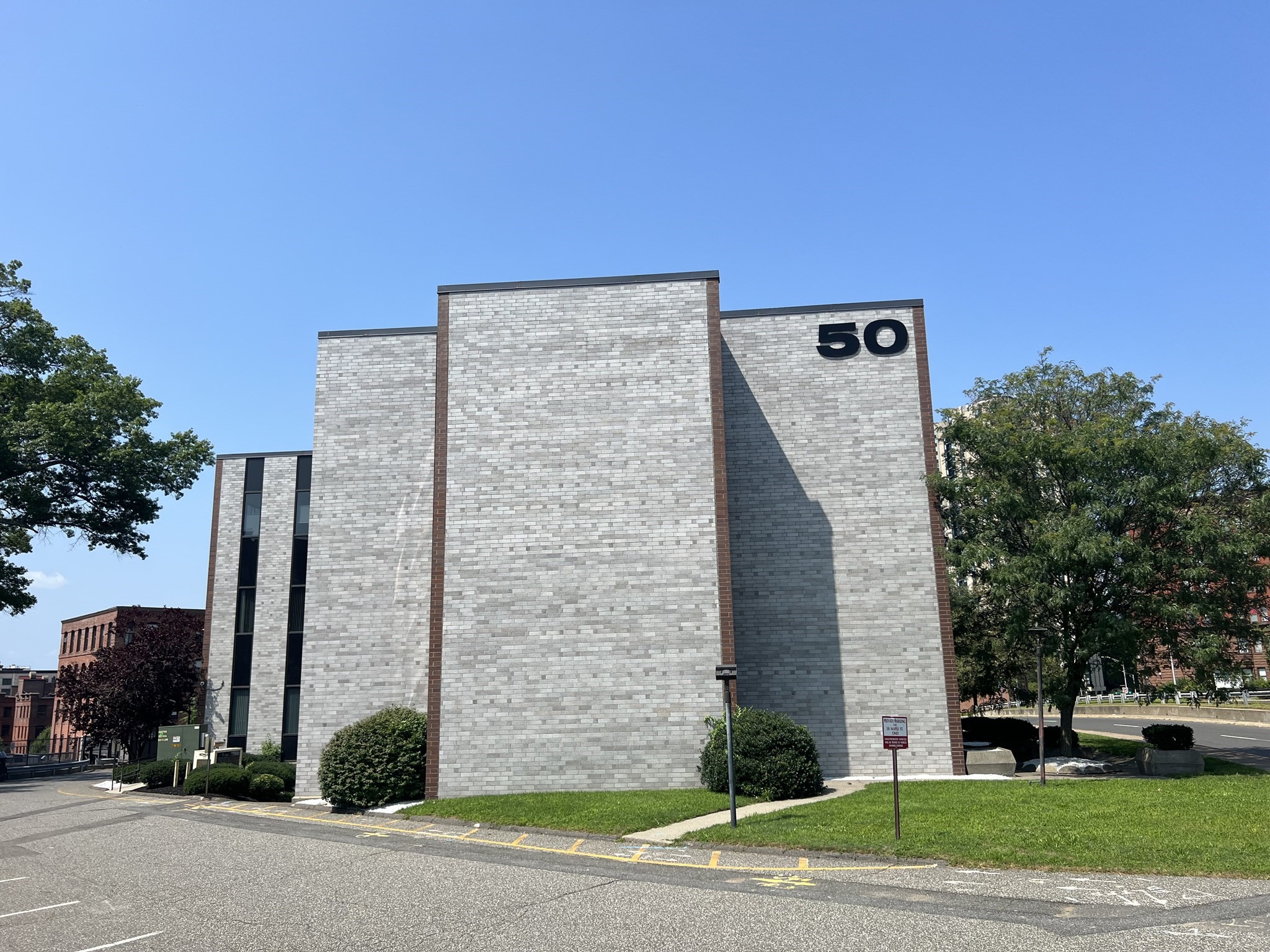 50 Maple St — photo