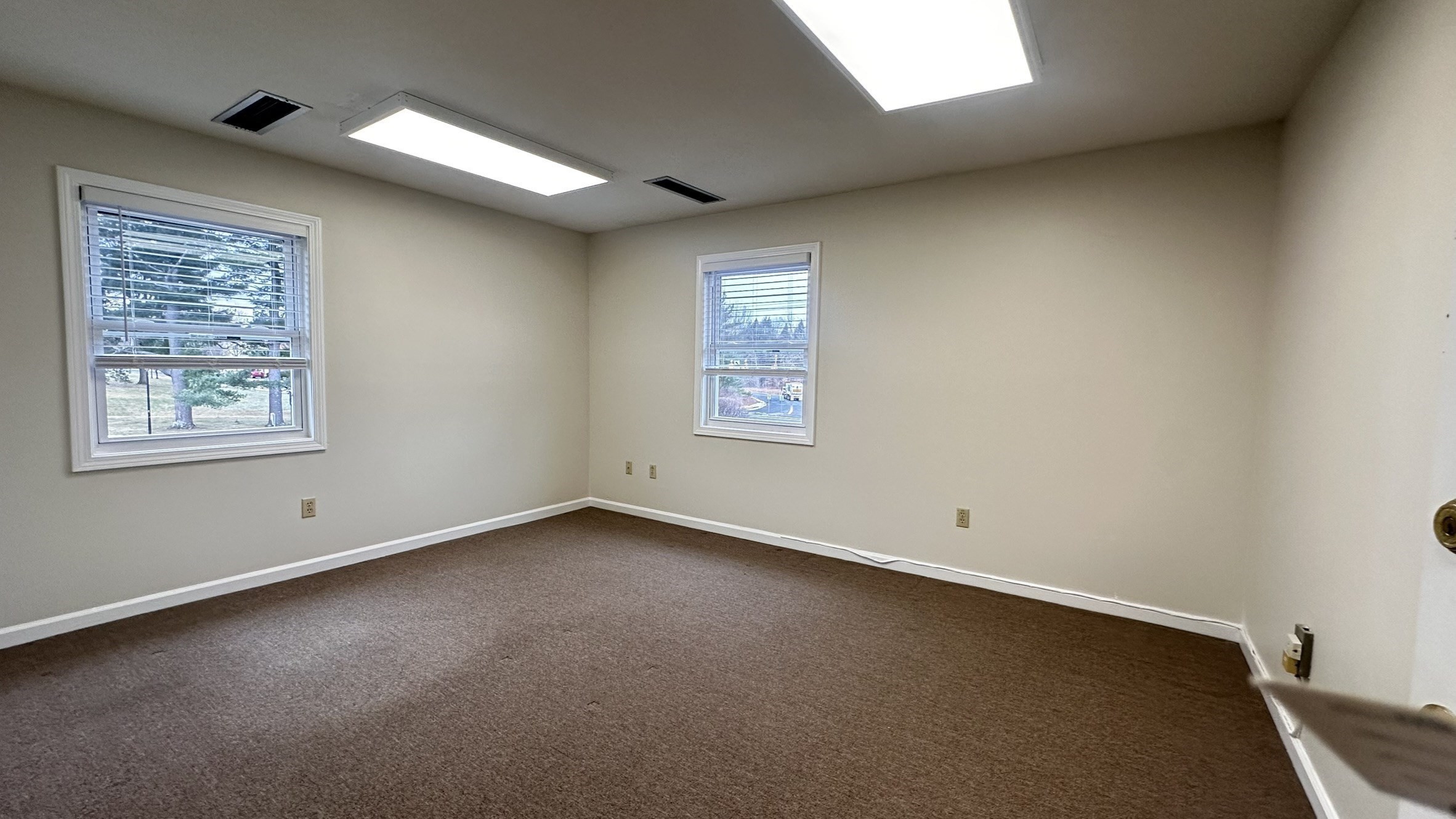 10 Gatehouse Road #322, Amherst, MA 01002 — photo 2