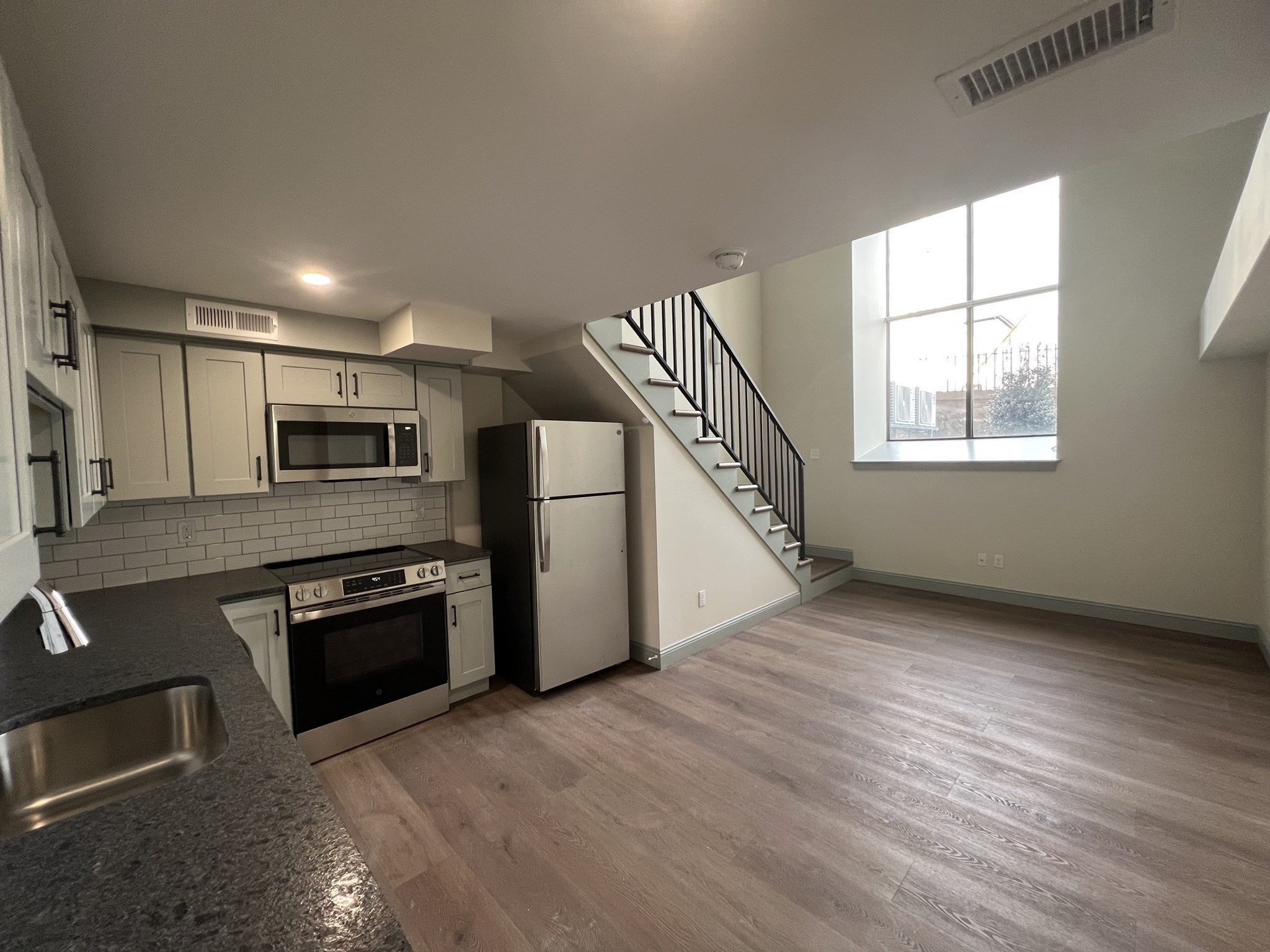 160 Seabury St # 25 — photo