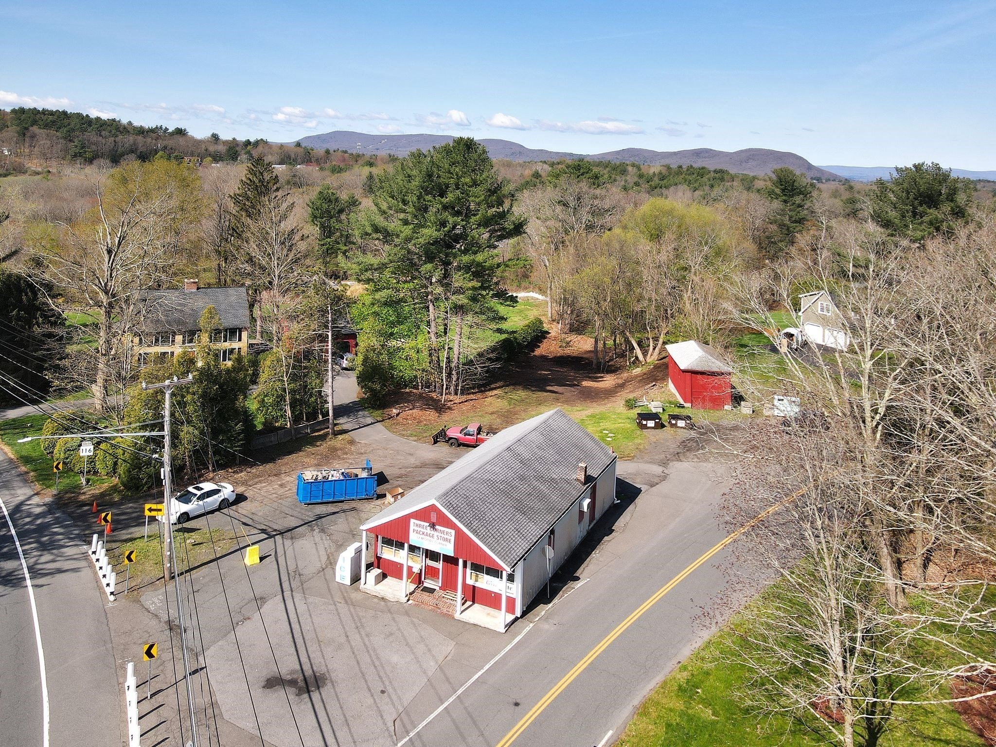 460 Amherst Rd — photo
