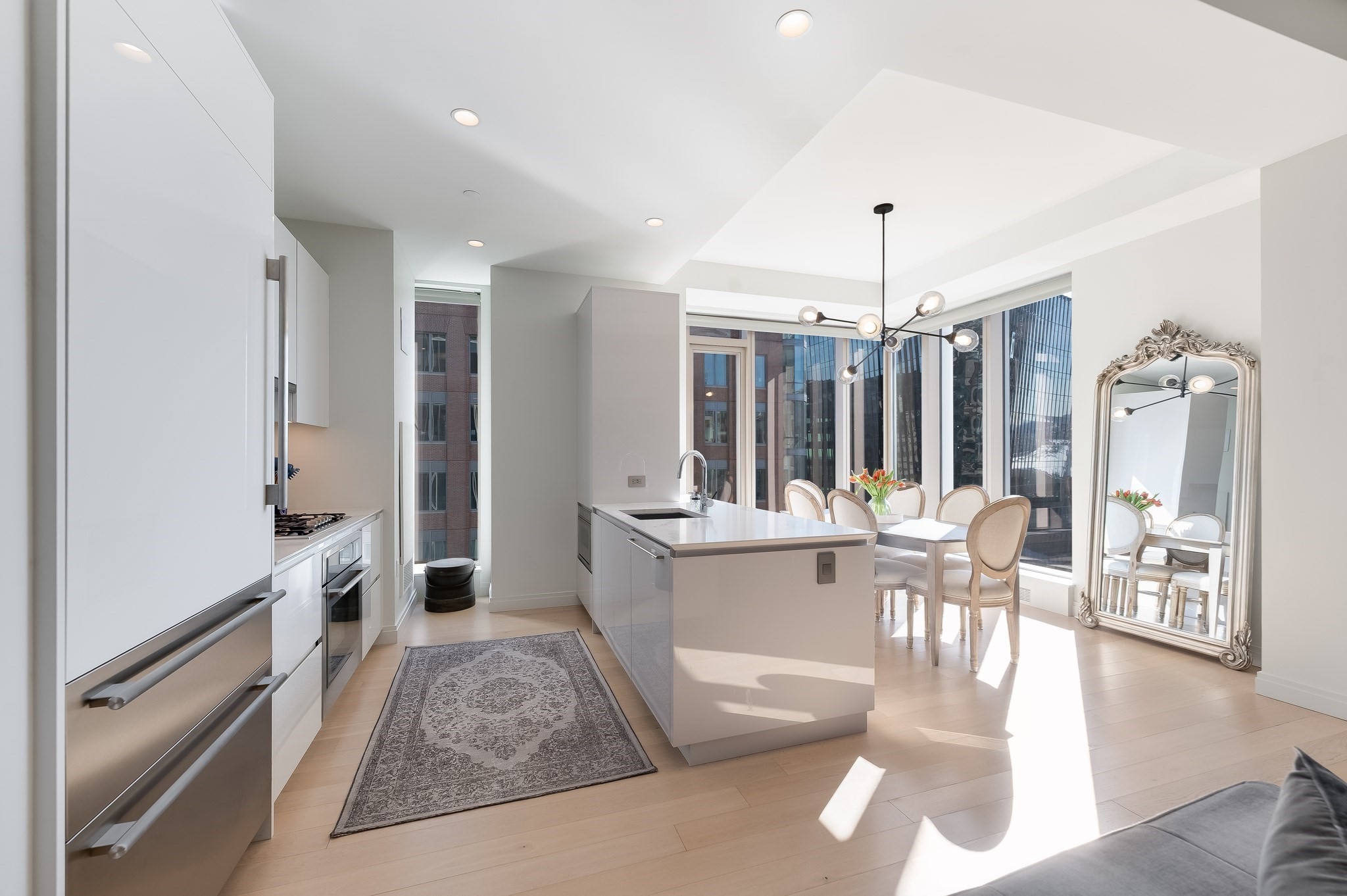 135 Seaport Blvd #1806 — photo