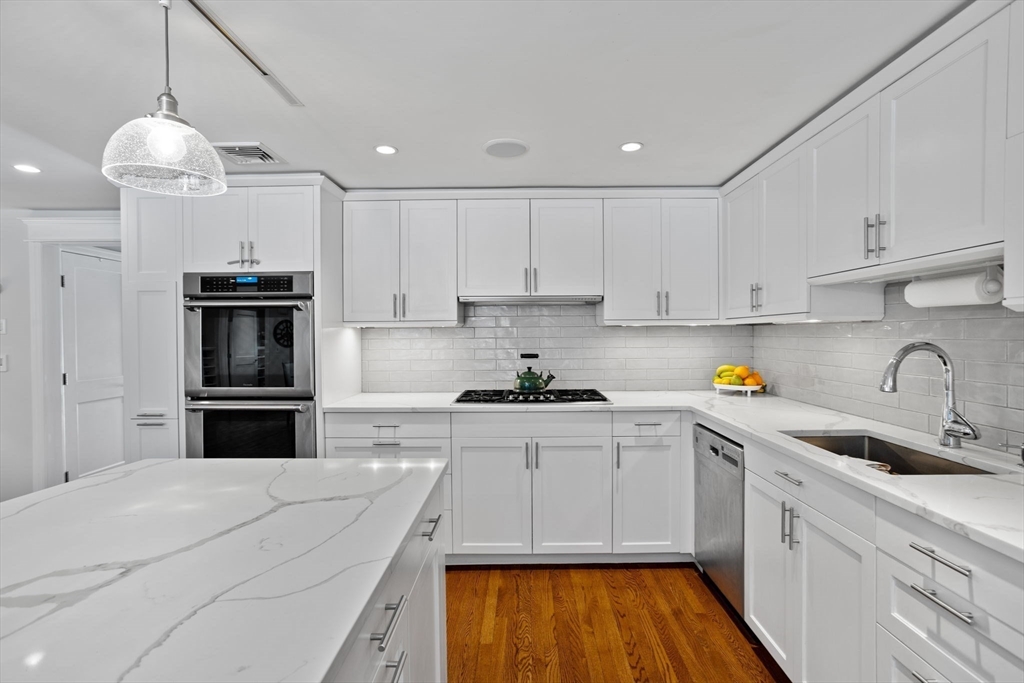 6 Meadowbrook Road, Wellesley, MA 02481 — photo 2