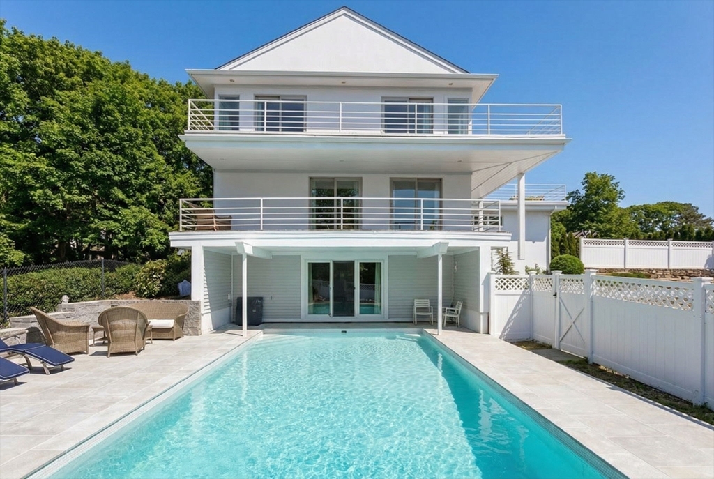 44 Seabury Point Road, Duxbury, MA 02332