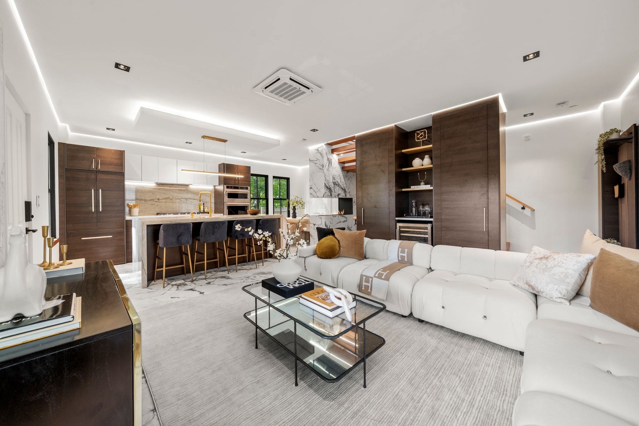 304 Elliot St. Carriage House S #4 — photo