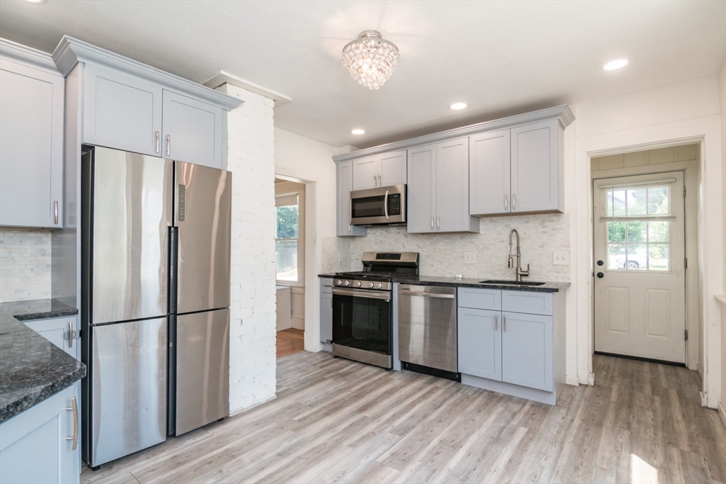 170 Plumtree Road, Springfield, MA 01118 — photo 3