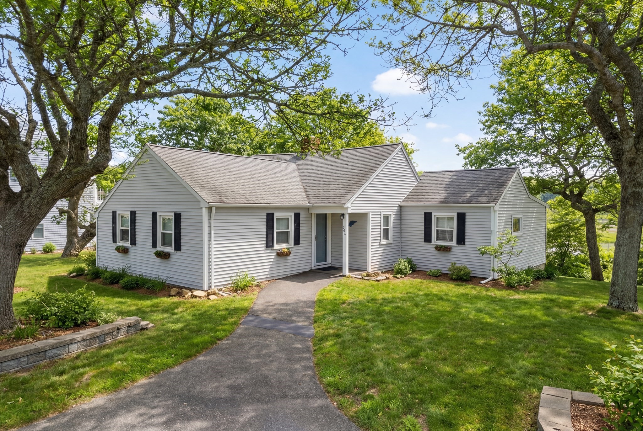 345 Quaker Road — photo