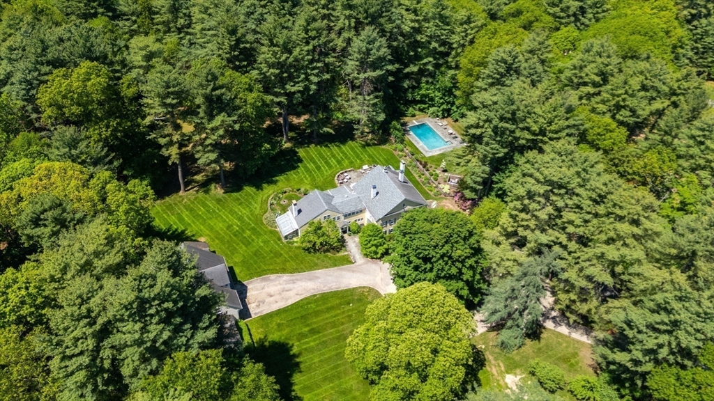 4 Claybrook Road, Dover, MA 02030